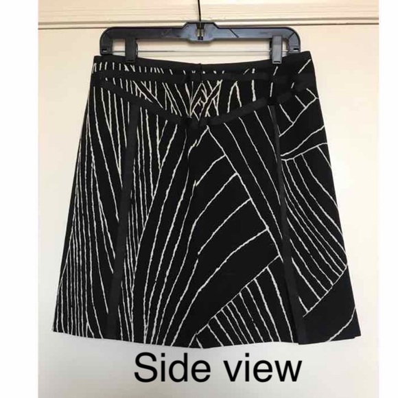 Beautiful Ann Taylor Pencil Skirt! - Picture 6 of 6
